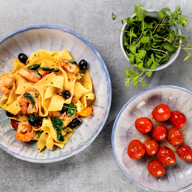 Paparelle z krewetkami, szpinakiem i pomidorkami Paparelle z krewetkami, szpinakiem i pomidorkami